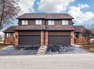 43 Creekside Cir, Elgin, IL 60123