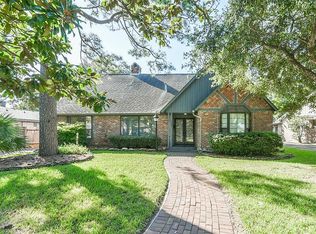 1326 Saxony Ln, Houston, TX 77058