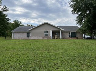 33 Country Hill Dr, Monticello, KY 42633