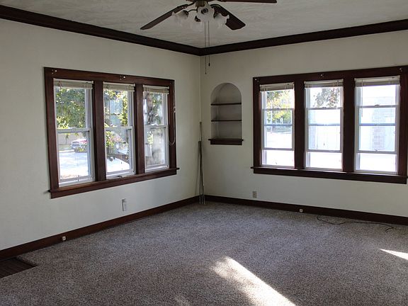 2nd image of 325 N Walnut St
