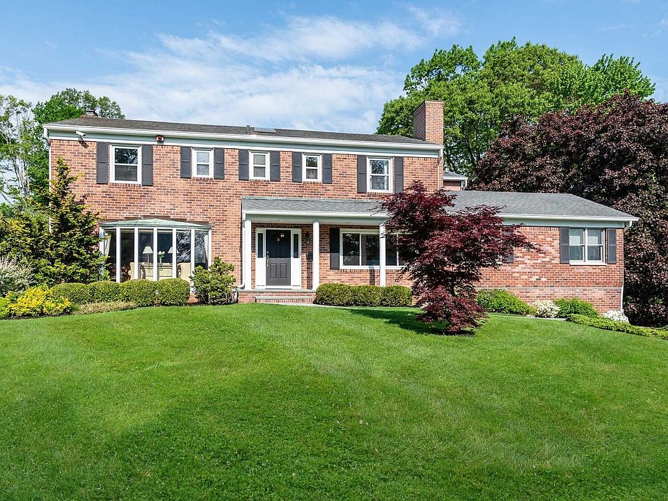 1st image of 31 Peacock Dr