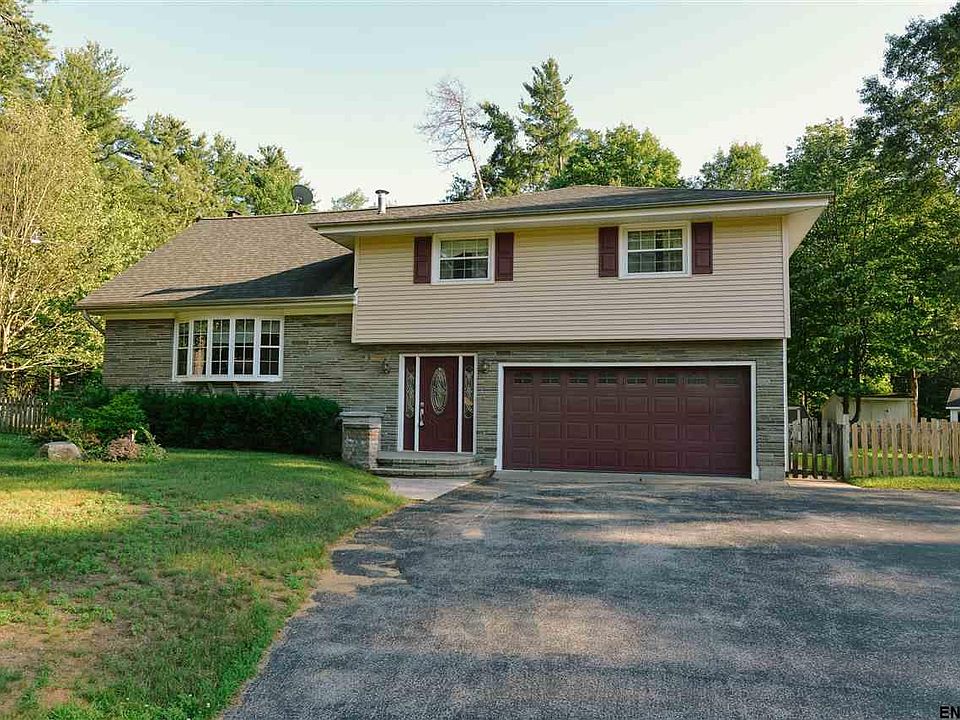 1st image of 820 Greenwood Dr