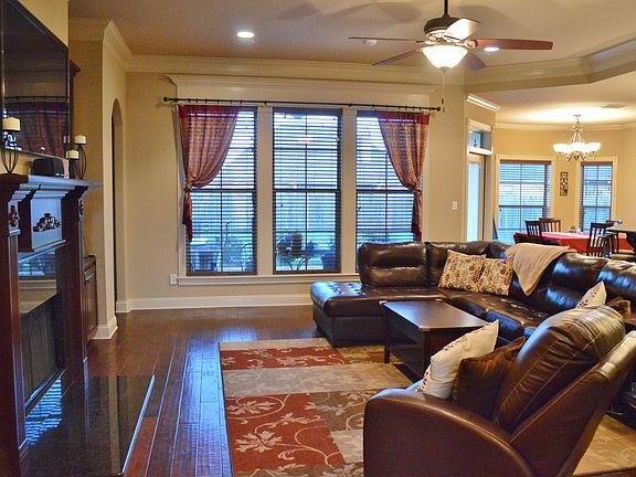 2nd image of 417 Half Moon Ln
