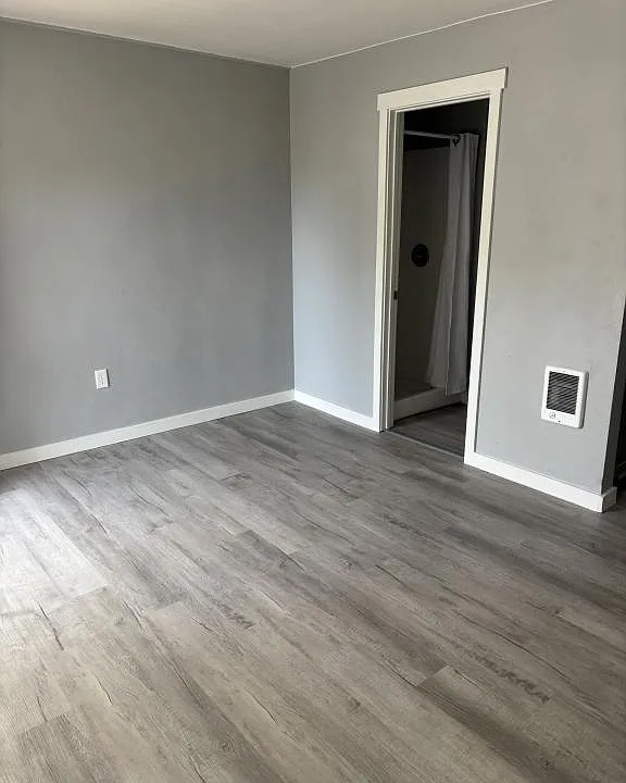 1101 Century Dr NE