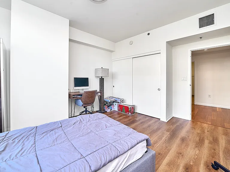 3785 Wilshire Blvd #704 — Photo 23