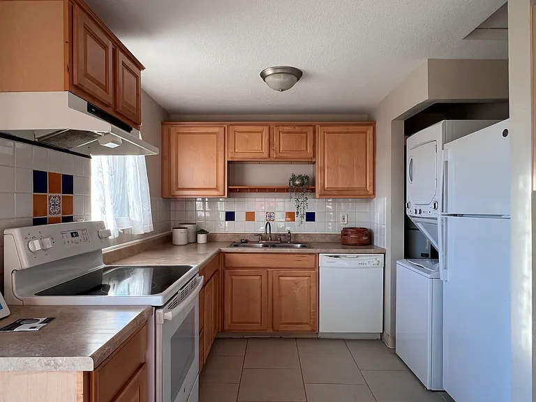 14655 SW 76th Ave #14 — Photo 3