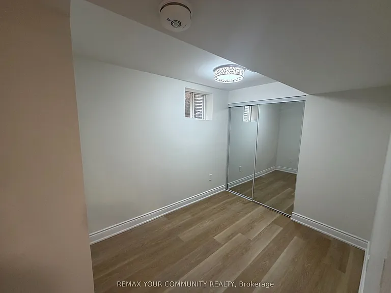 414 Wycliffe Ave — Photo 9