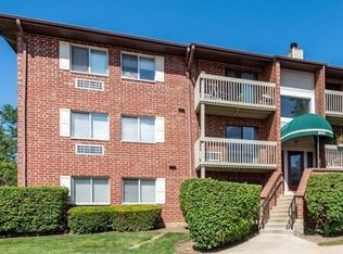 800 N Lakeside Dr APT 2C, Vernon Hills, IL