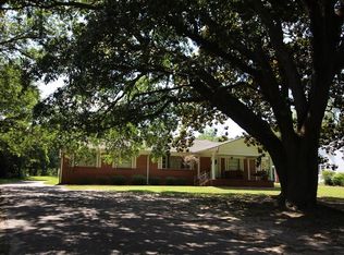 1632 Old Bay Springs Rd, Laurel, MS 39440