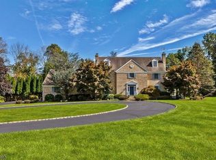 22 Chesterbrook Rd, Chester, NJ 07930