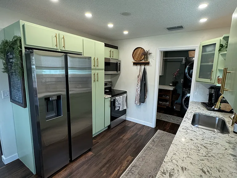 330 NW 5th Ave — Photo 13