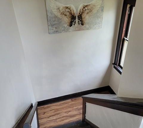 4th image of 757 Rose Ave E #2