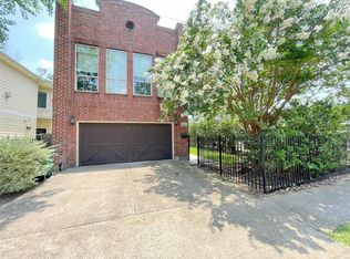 902 Lawrence St, Houston, TX 77008