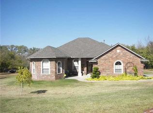 880 Tall Pine Ln, Blanchard, OK 73010