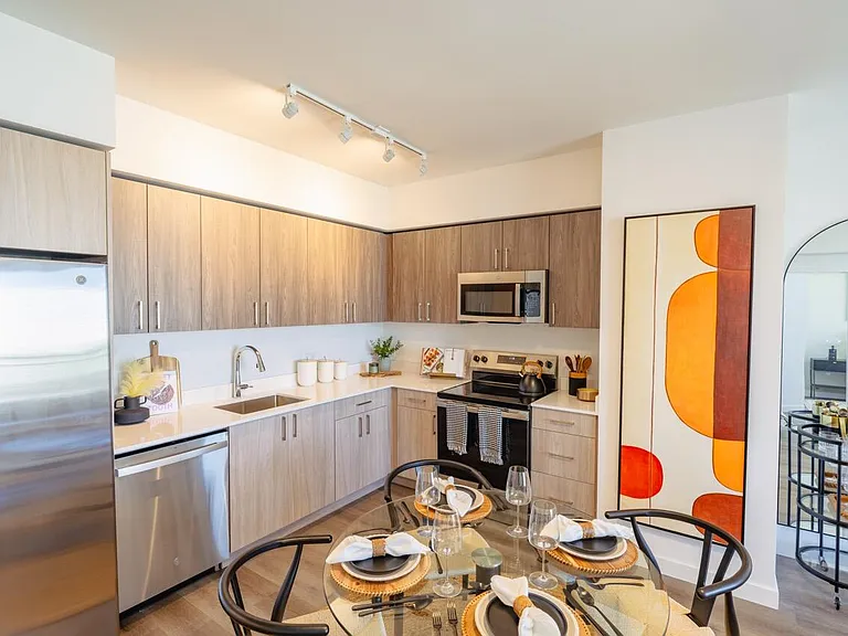 450 SW 5th St #608 — Photo 11