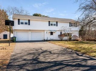 12 Colonial Way, Rehoboth, MA 02769