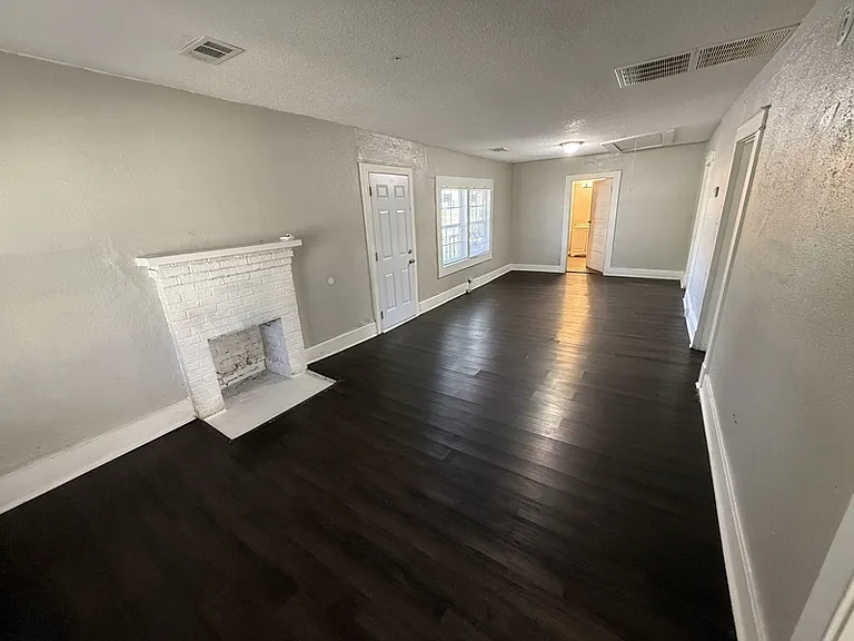 728 N Holmes St — Photo 5