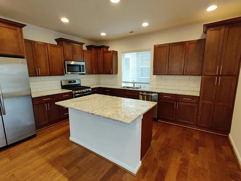 4437 Riverfront Blvd — Photo 5