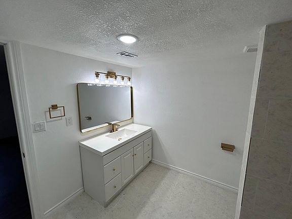 5th image of 306 Davidson Dr