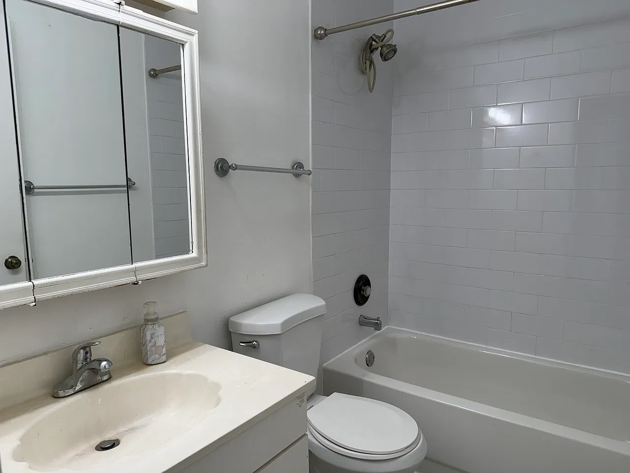 2 bed, 988 sqft, $1,750 — Photo 3