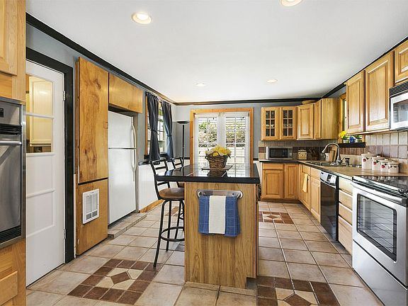 5th image of 4327 92nd St NE