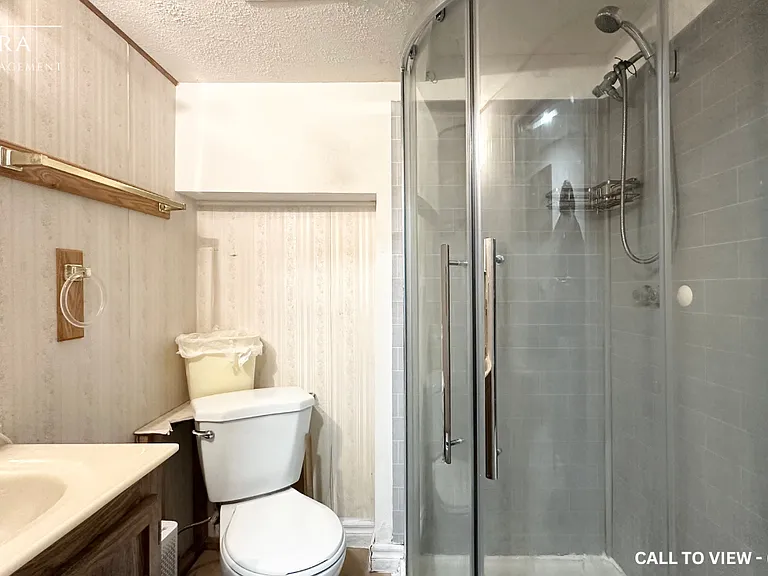 37 Pixley Cres #2 — Photo 7