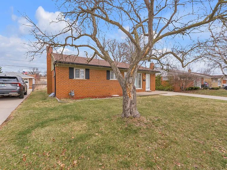 26800 Van Buren Rd — Photo 30