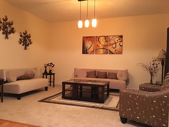 Formal Sitting/Dinning Pic1