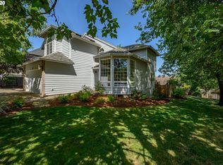 175 SW Hawthorne Ct, Dundee, OR 97115