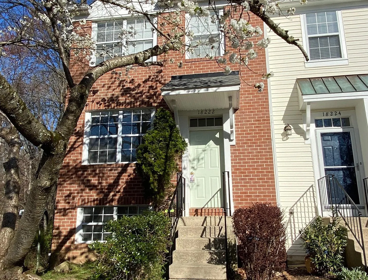 18222 Fox Chase Cir — Photo 1