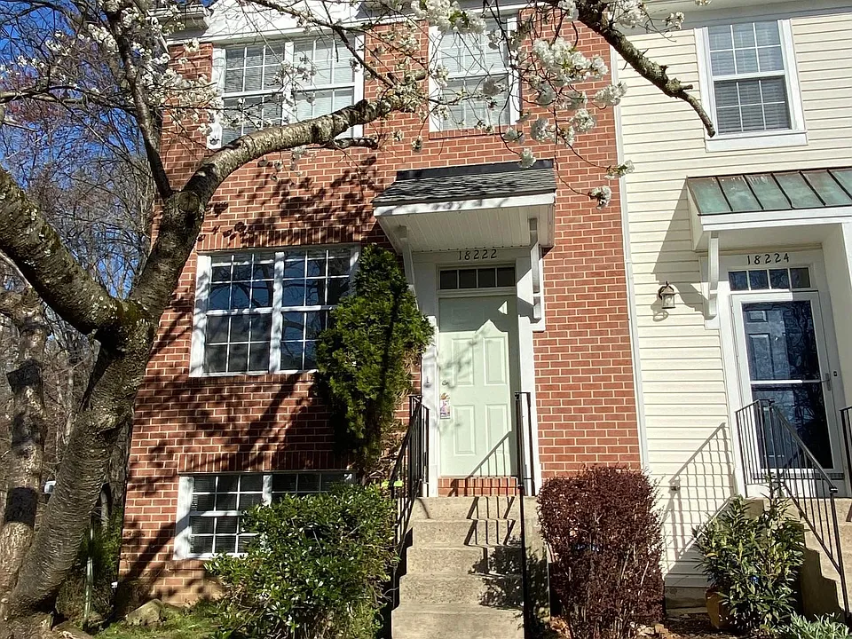 18222 Fox Chase Cir