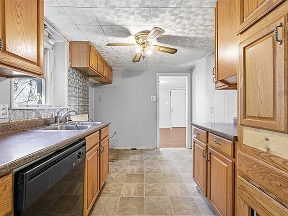5th image of 3216 Pewitt Dr