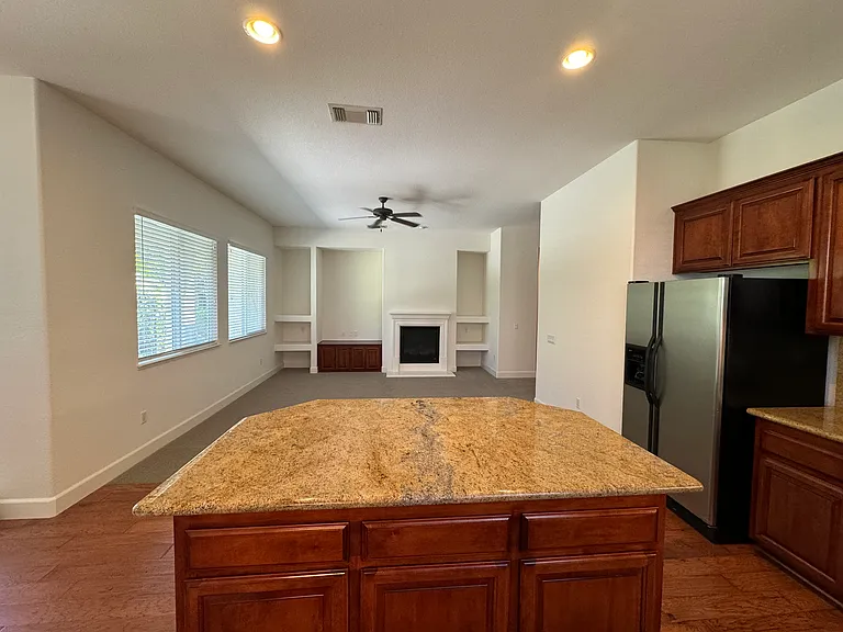 7729 Briarberry Way — Photo 6