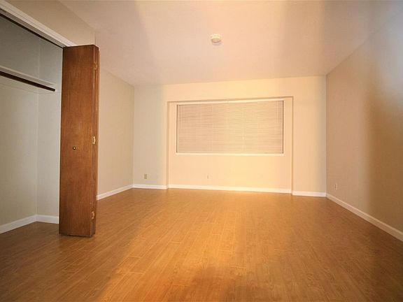 5th image of 161 Tunstead Ave