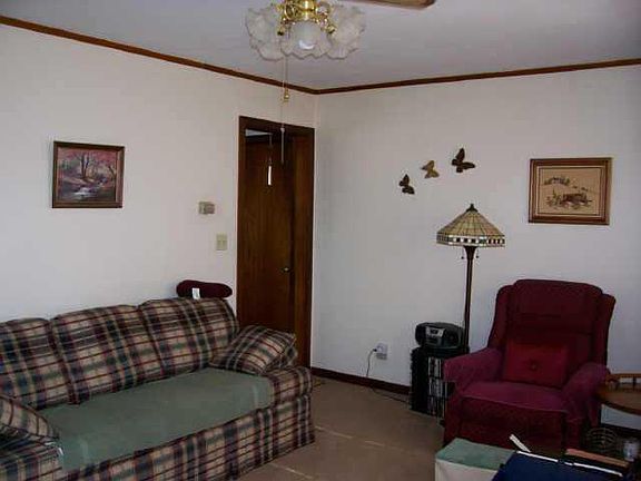 2nd image of 2340 SE 9th St