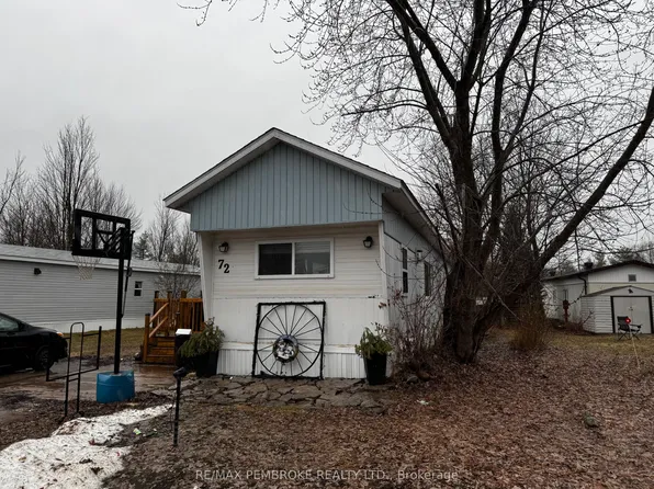 72 Pinehurst Est, Petawawa, ON K8H 2H2