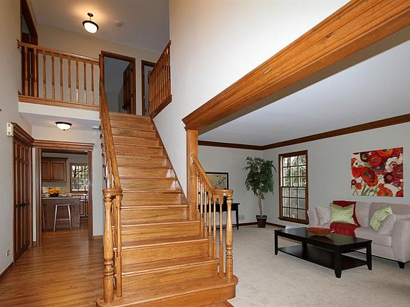 4th image of 995 Acorn Hill Ln