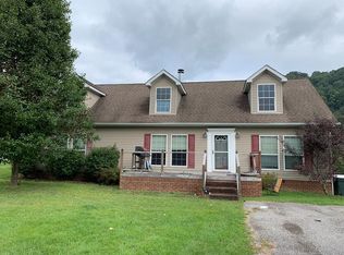 14 Smith Ln, Allen, KY 41601