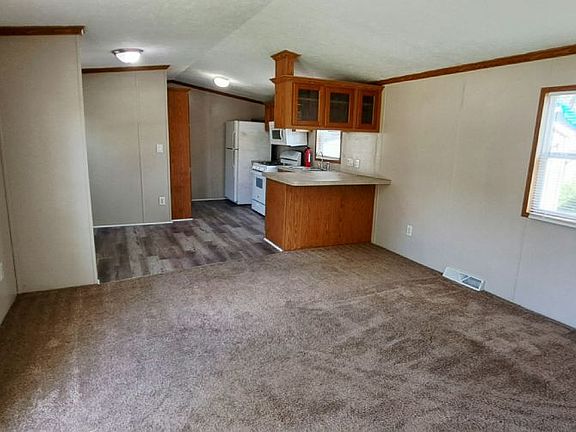 3rd image of 548 Jennifer Dr #548