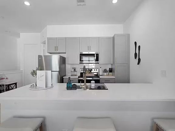 3rd image of 4615 Indie Heights Ln