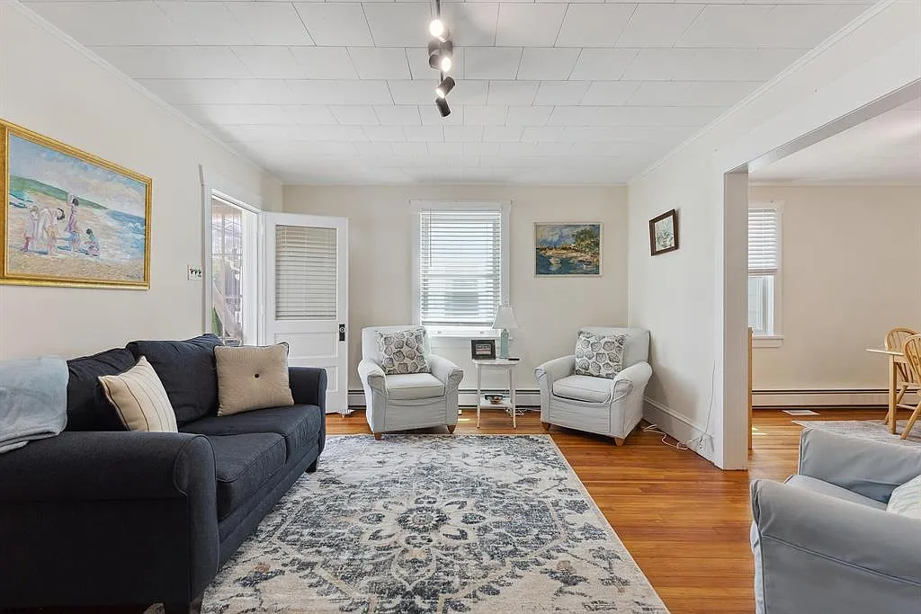 5 bed, $2,800 — Photo 1