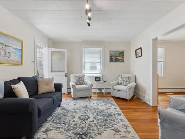 26 N Martindale Ave, Ventnor, NJ 08406