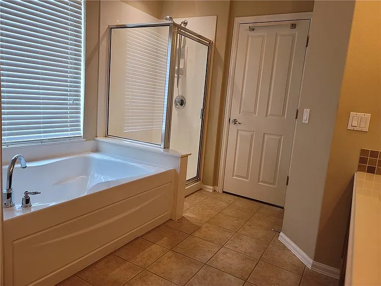 208 Hummingbird Ln — Photo 13