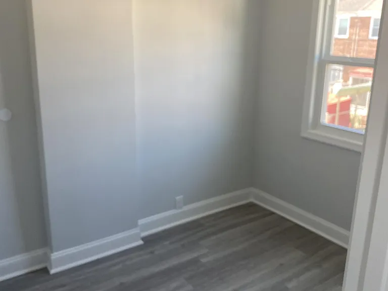 400 Maple Ln #1 — Photo 7