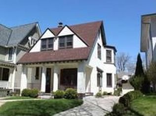 3264 N Hackett Ave, Milwaukee, WI 53211