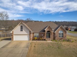 69 Lakeland Dr, Cabot, AR 72023