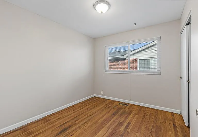 3280 Brookshire Dr — Photo 9