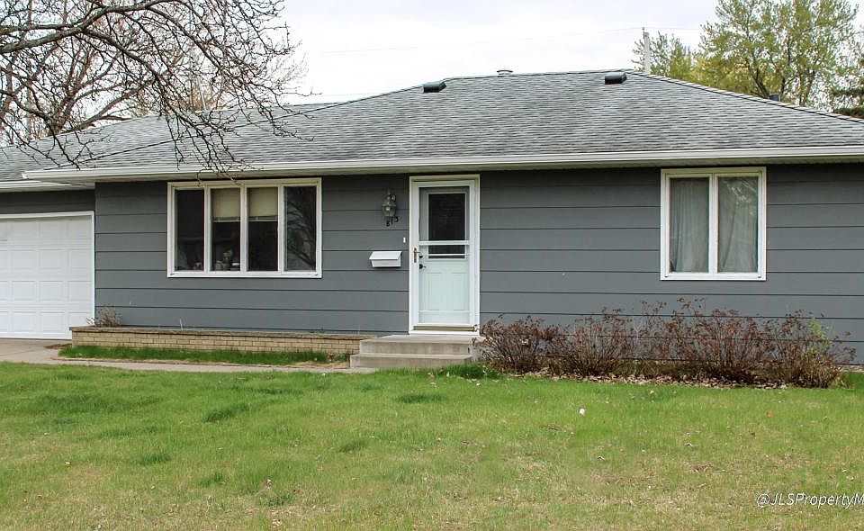 1st image of 813 24th Ave N
