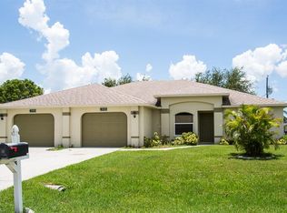 920/922 SE 13th Ter, Cape Coral, FL 33990