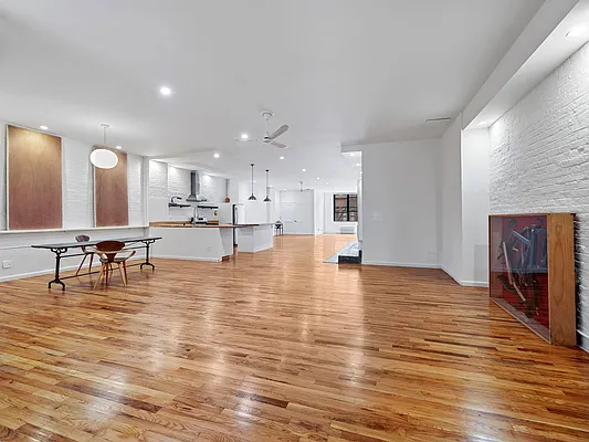 Rented by A P Realty Group NY LTD | media 11